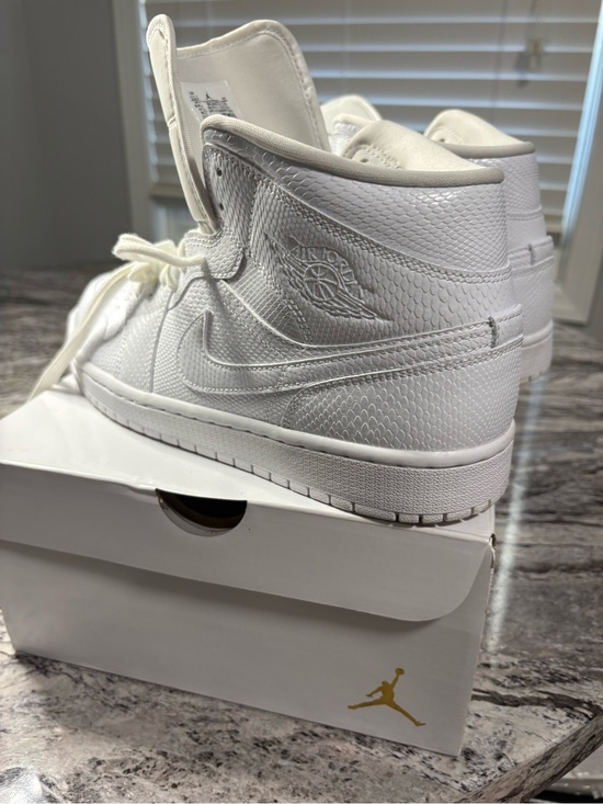 Jordan Other - MENS AIR JORDAN 1  MID TRIPLE WHITE SIZE 10 Sneakers - White
